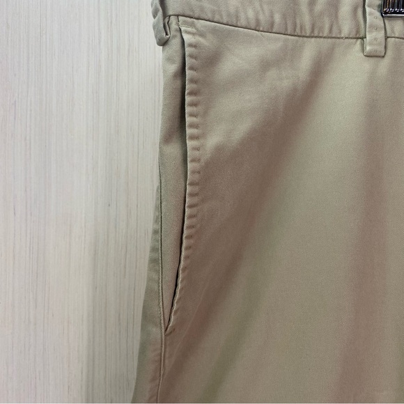 Peter Millar Men's Flat Front Pima Cotton Stretch Casual Chino Shorts Khaki 52R - Picture 4 of 7